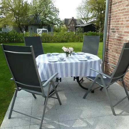 Semesterbostad Haus Dorte